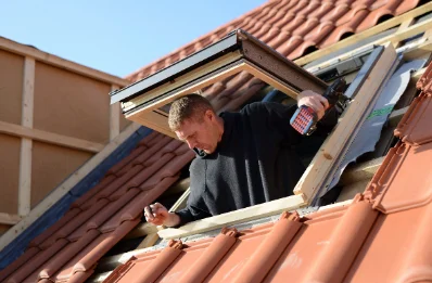 Pose de fenêtres de toit Velux à Vendelée